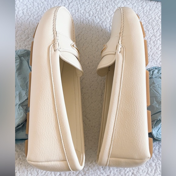 PRADA Women’s leather Driving Loafers - Picture 6 of 16